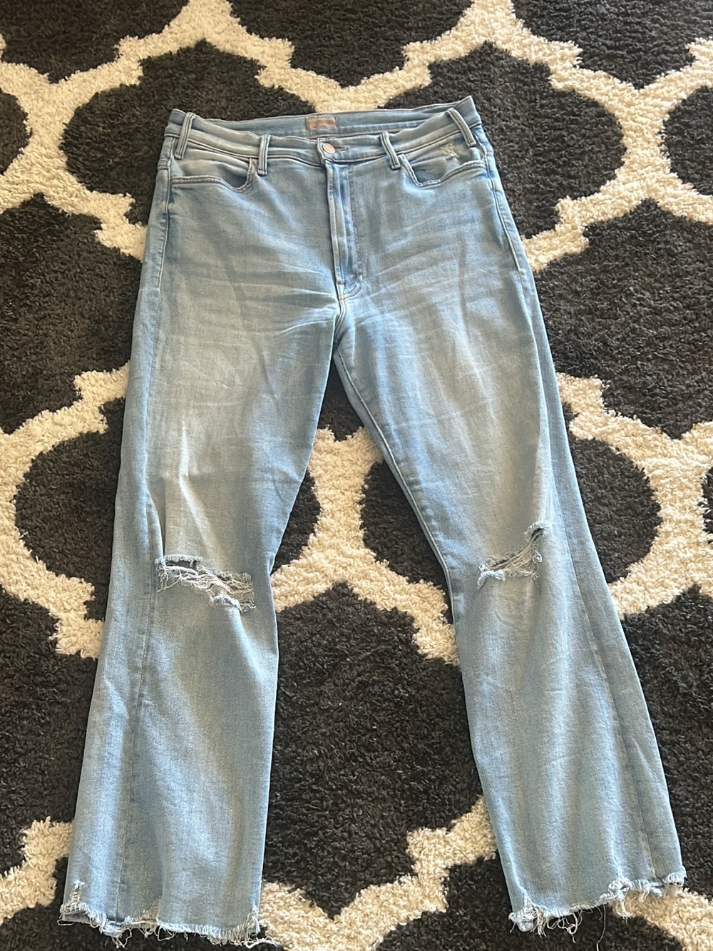 MOTHER The Hustler Ankle Jeans in Faded Blue